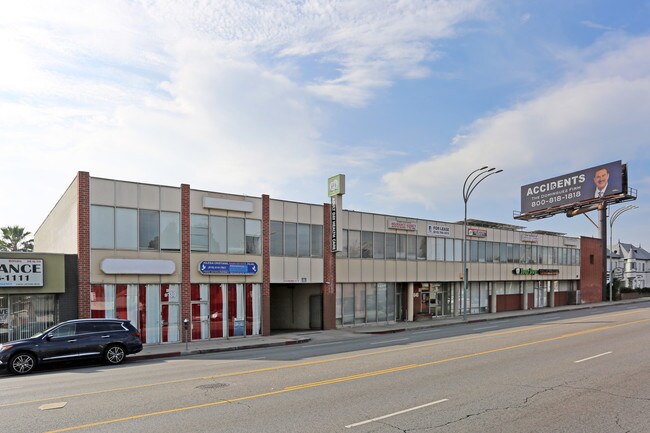 More details for 14640 Victory Blvd, Van Nuys, CA - Office for Lease