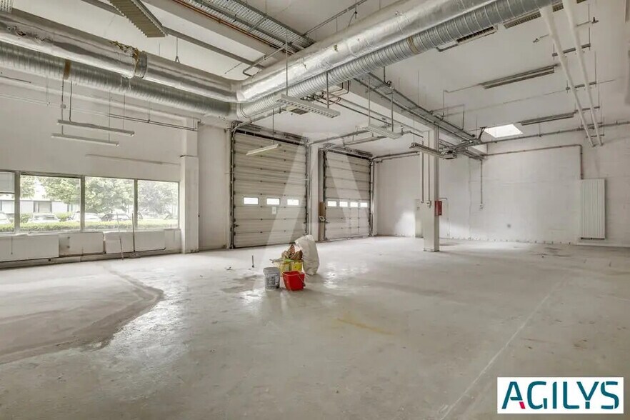 Flex dans Antony à louer - Photo du bâtiment - Image 2 de 8