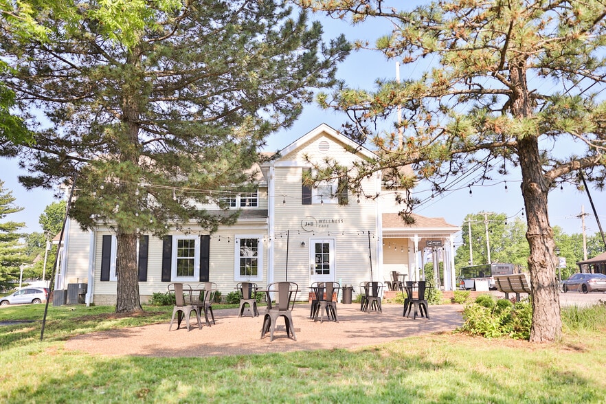 16962 Manchester Rd, Grover, MO for sale - Building Photo - Image 2 of 39