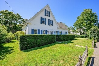 Plus de détails pour 53 School St, Hyannis, MA - Multi-résidentiel à vendre