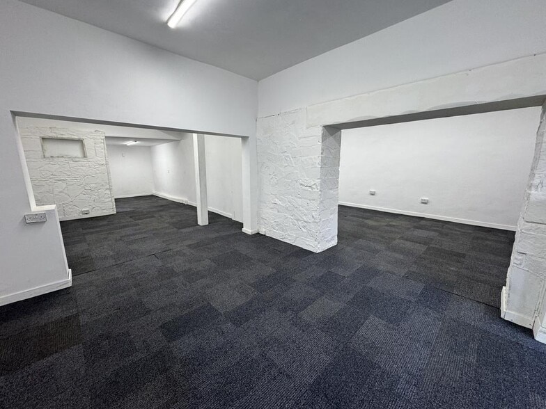 49-51 Grange Rd W, Birkenhead for lease - Building Photo - Image 2 of 10