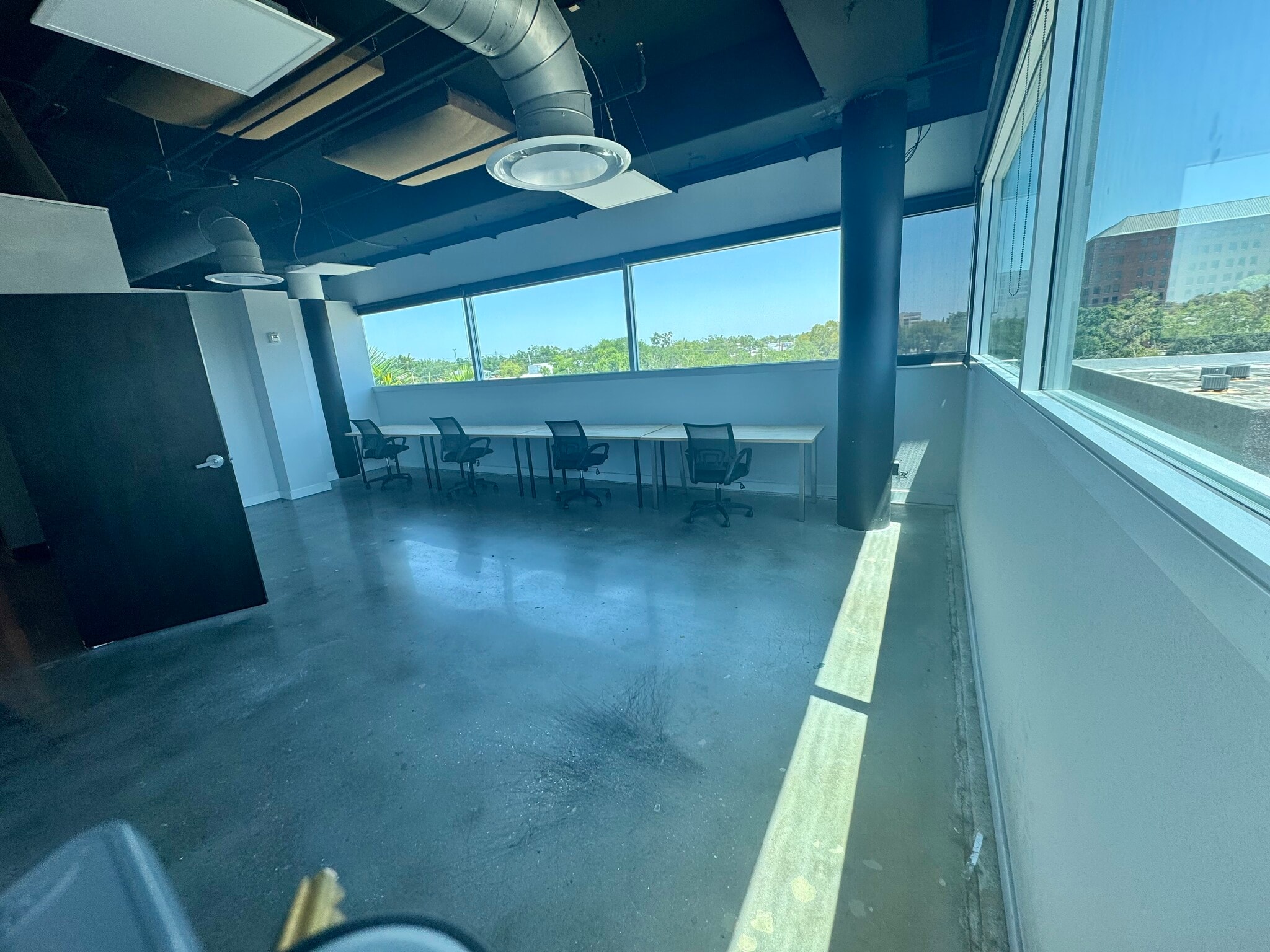 1680 Fruitville Rd, Sarasota, FL for lease Interior Photo- Image 1 of 1