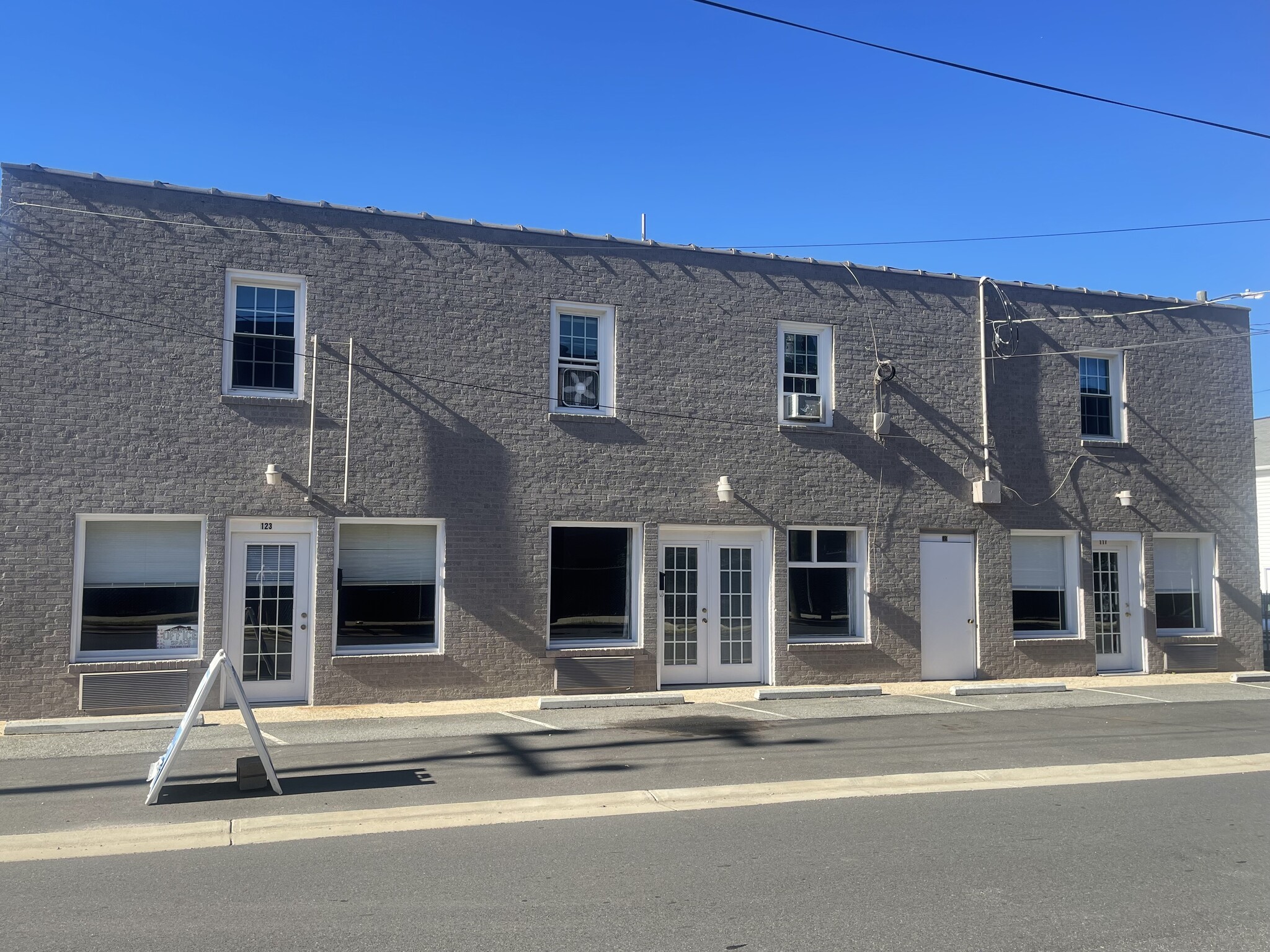 117-123 Brawley Ave, Mooresville, NC for lease Building Photo- Image 1 of 9