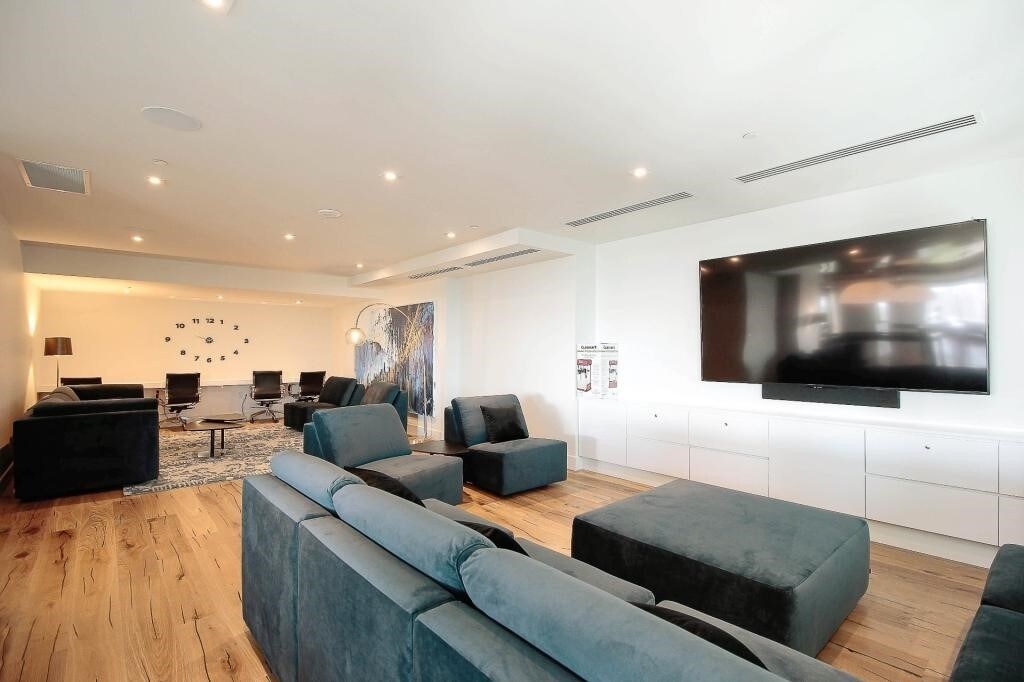 1288 Av des Canadiens-de-Montréal, Montréal, QC à vendre Photo du bâtiment- Image 1 de 1