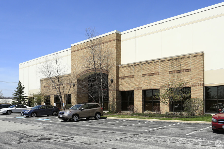 7905 Cochran Rd, Solon, OH for lease - Building Photo - Image 2 of 15