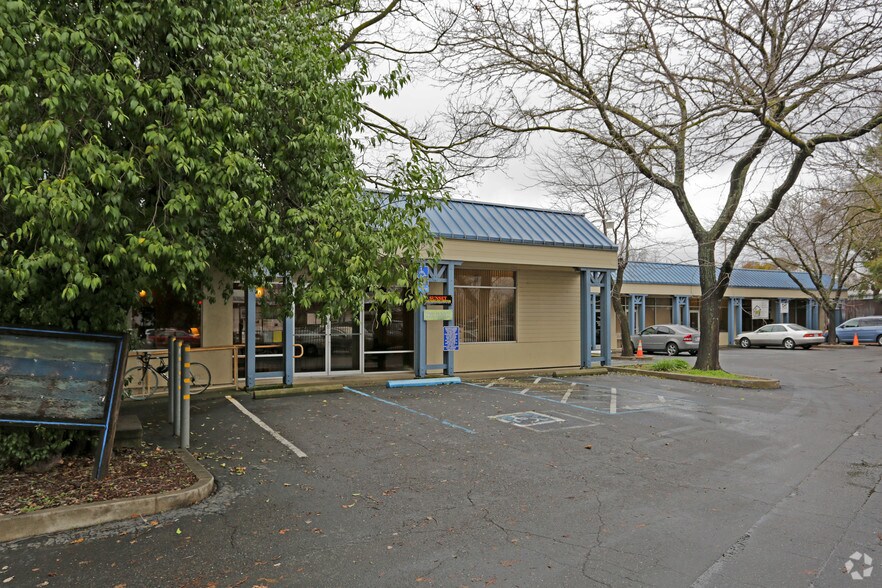 1403 5th St, Davis, CA à louer - Photo du bâtiment - Image 2 de 3