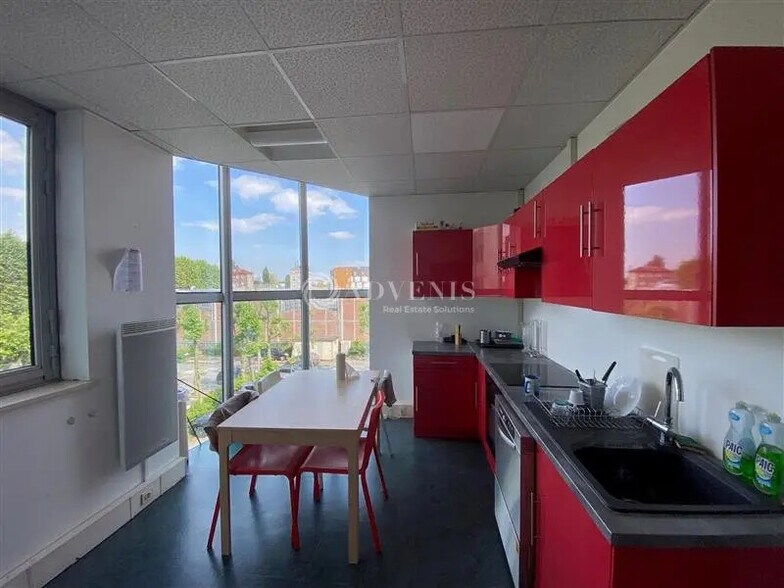 Office in Neuilly-Plaisance for lease - Interior Photo - Image 3 of 8