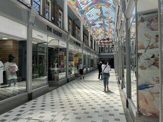 Plus de détails pour Bourges Blvd, Peterborough - Commerce de détail à louer