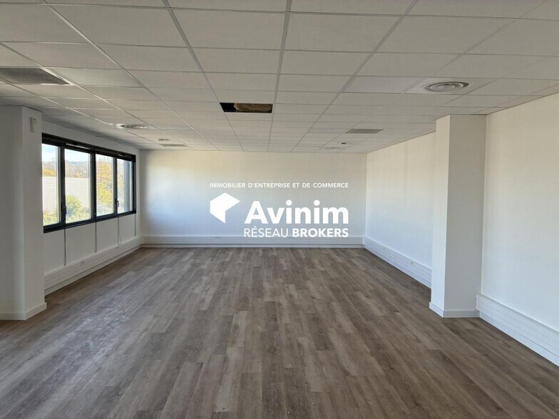 Industrial in Manosque for lease - Interior Photo - Image 3 of 8