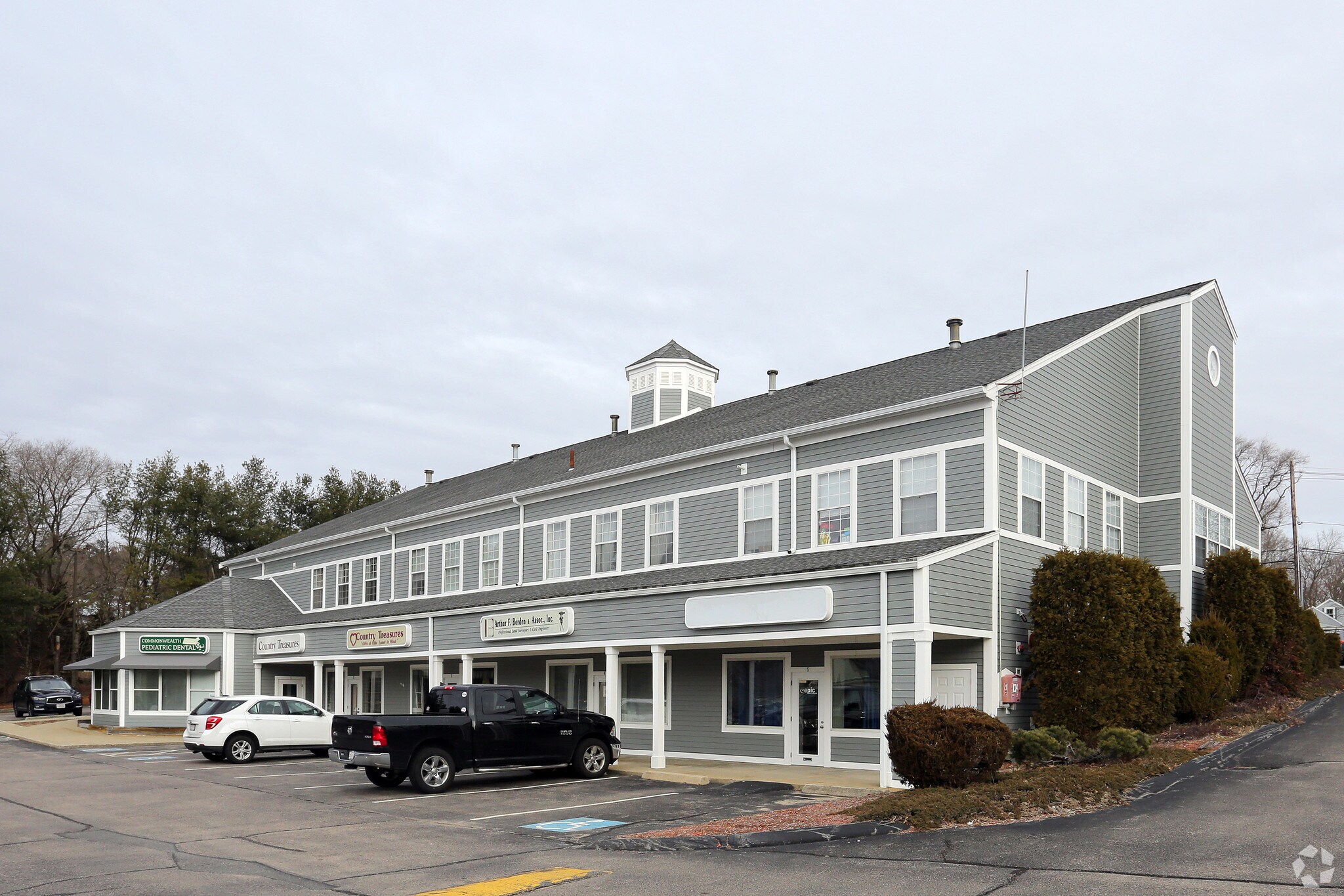 301 Broadway, Raynham, MA à louer Photo principale- Image 1 de 22