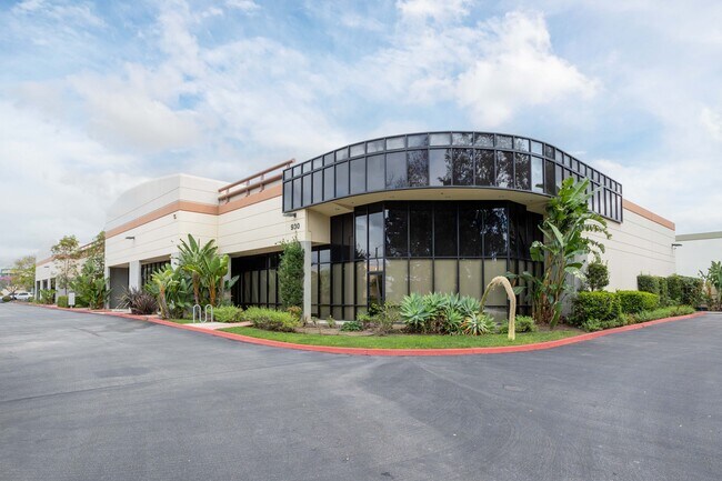 More details for 930 Flynn Rd, Camarillo, CA - Industrial for Lease
