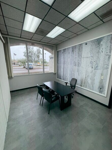 19436 R.H. Johnson Blvd, Sun City West, AZ à louer - Photo du bâtiment - Image 3 de 8