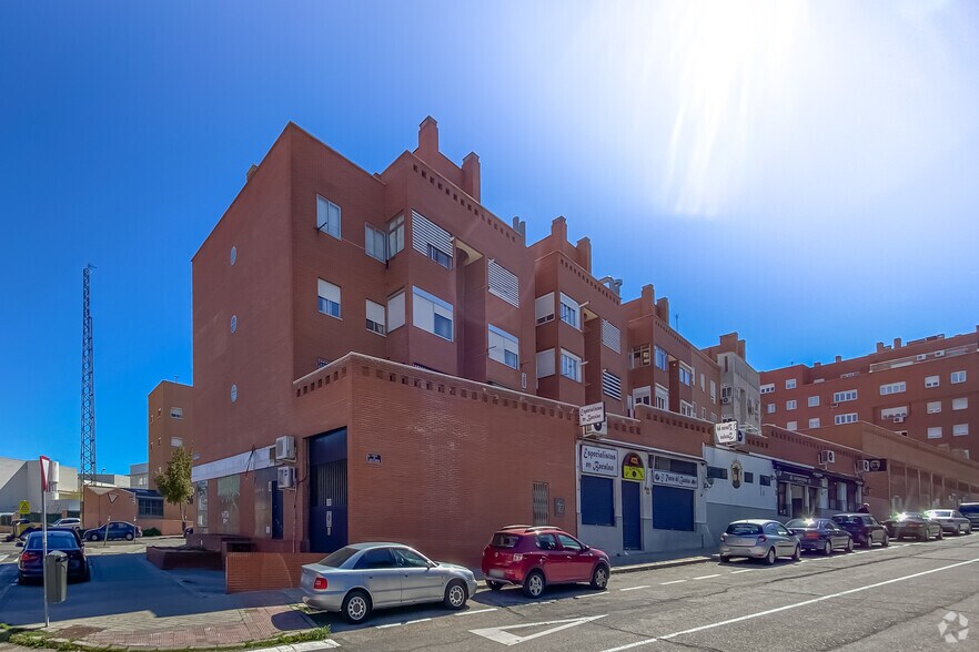 Calle Aldonza Lorenzo, 7, Madrid, Madrid for lease - Primary Photo - Image 1 of 2