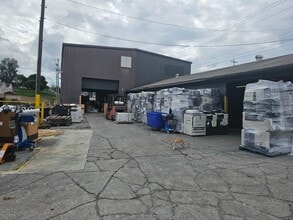 808 N Lynn Ave, Elizabethton, TN for lease Building Photo- Image 2 of 13