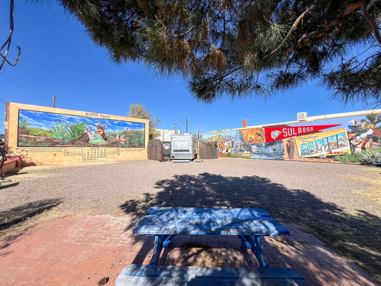 101 E Holland Ave, Alpine, TX à vendre - Photo du bâtiment - Image 2 de 13
