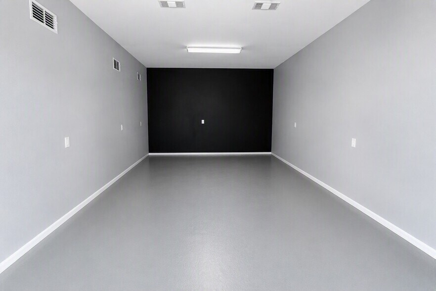 2054 Crawford St, Fort Myers, FL for lease - Building Photo - Image 3 of 13