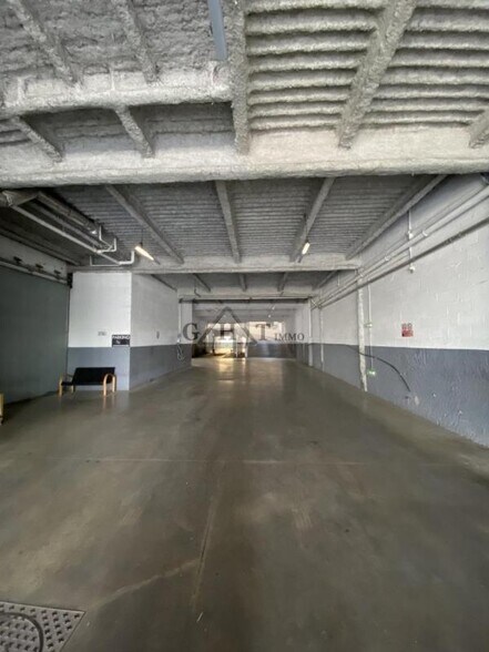 Industrial in Saint-Maur-des-Fossés for lease - Interior Photo - Image 2 of 3