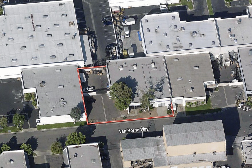 1170 N Van Horne Way, Anaheim, CA for lease - Building Photo - Image 2 of 4