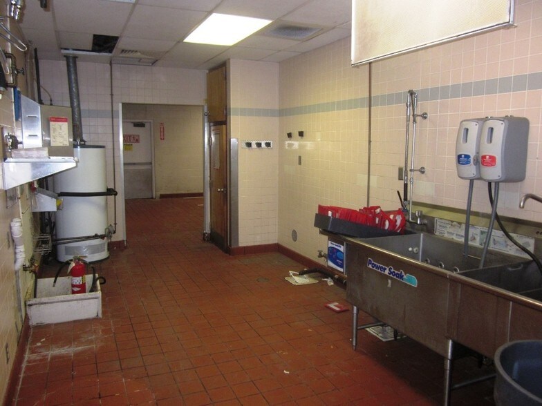 3229 Losee Rd, North Las Vegas, NV à vendre - Photo du bâtiment - Image 2 de 17