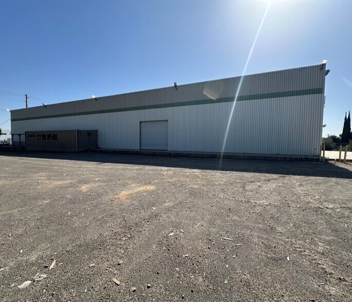 23447 Cajalco Rd, Perris, CA à vendre - Photo du bâtiment - Image 3 de 8