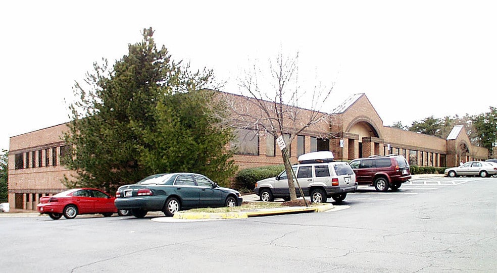 4465 Brookfield Corporate Dr, Chantilly, VA for lease - Building Photo - Image 2 of 10