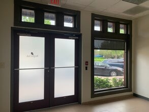 2142 -2160 W Chesterfield Blvd, Springfield, MO for lease Interior Photo- Image 1 of 80