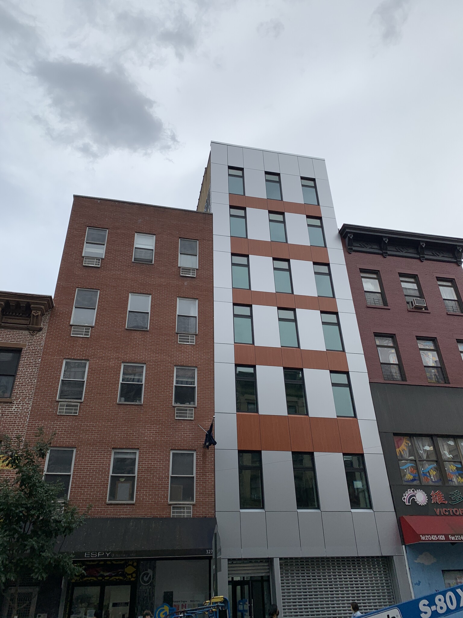 325 Grand St, New York, NY for lease Building Photo- Image 1 of 3