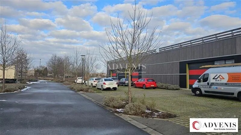 Flex in Tourcoing for lease - Building Photo - Image 1 of 8