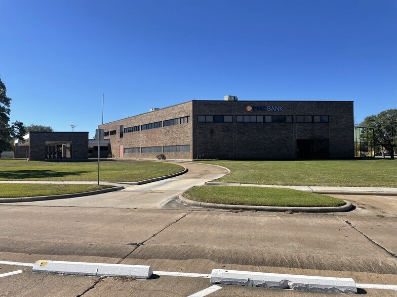 301 This Way St, Lake Jackson, TX for sale - Building Photo - Image 3 of 13