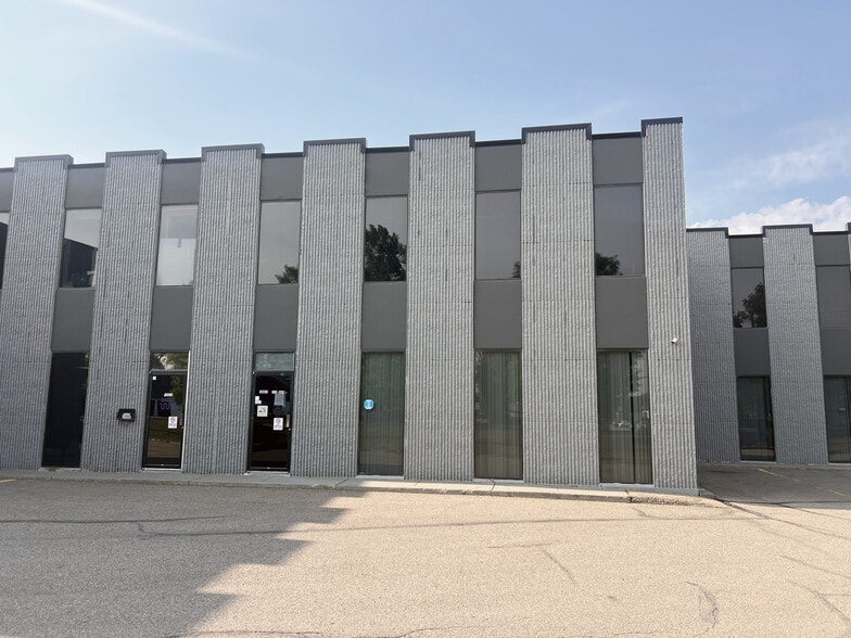 16403-16455 117 Av NW, Edmonton, AB for lease - Building Photo - Image 2 of 2