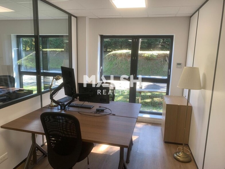Bureau dans Rillieux-la-Pape à louer - Photo intérieure - Image 3 de 14