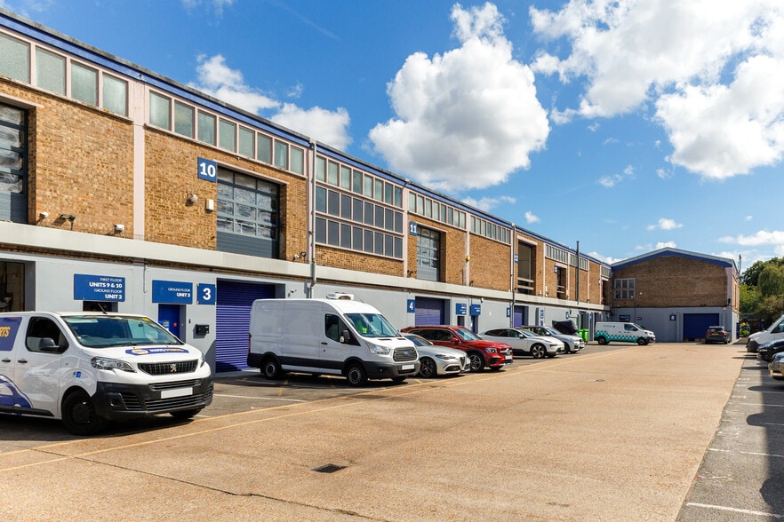 Bond Rd, Mitcham for lease - Building Photo - Image 3 of 6