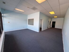 5646 N 90th St, Omaha, NE for lease Interior Photo- Image 1 of 2