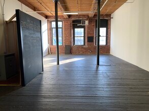 22 Canal St, Somersworth, NH à louer Photo intérieure- Image 1 de 5