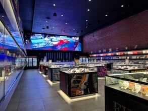 7677 W Sunset Blvd, Los Angeles, CA for lease Interior Photo- Image 2 of 19