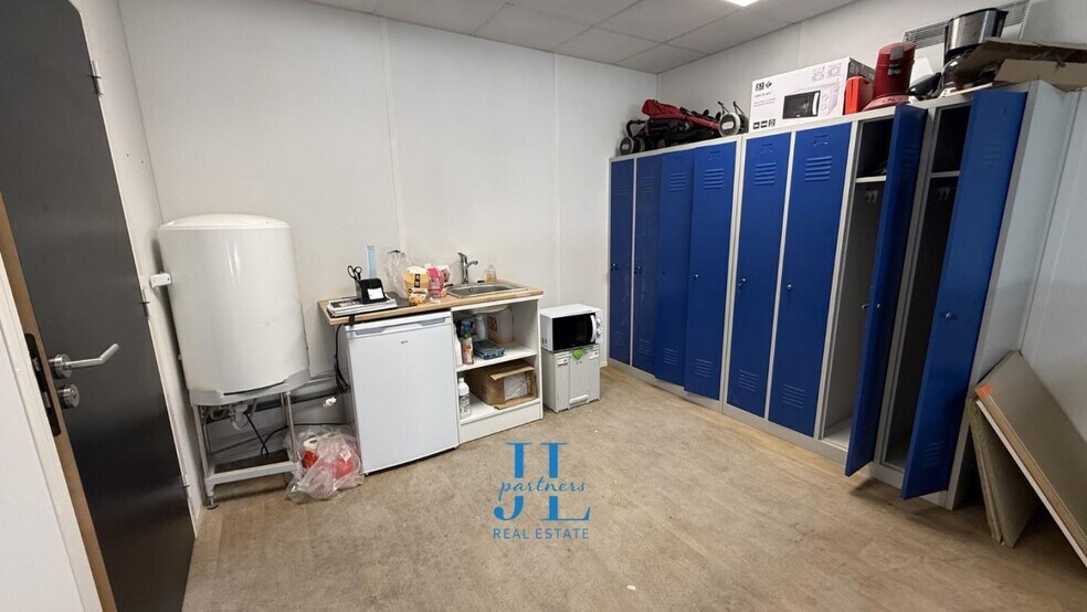Flex in Bègles for lease - Interior Photo - Image 2 of 11