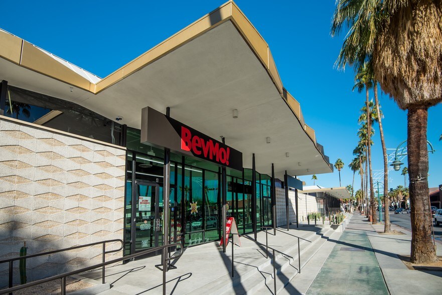 333 S Palm Canyon Dr, Palm Springs, CA à louer - Photo du bâtiment - Image 3 de 5