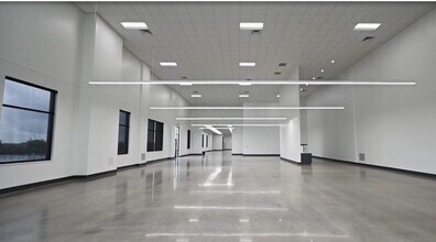 100 Final Mile Blvd, Walton, KY for lease Interior Photo- Image 2 of 2