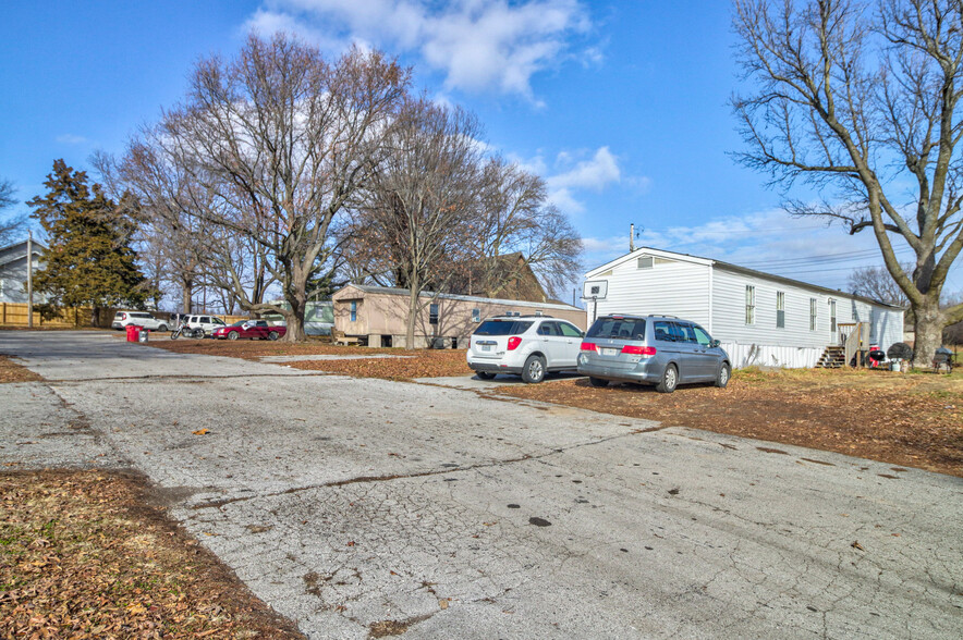 1 Oakdale Dr, Lexington, MO à vendre - Photo du bâtiment - Image 3 de 24