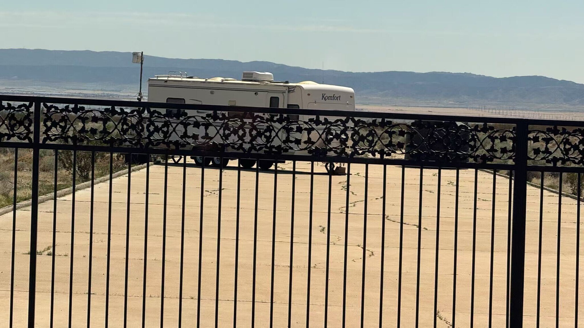 Rosamond CA 93560, Rosamond, CA à vendre Photo du bâtiment- Image 1 de 11