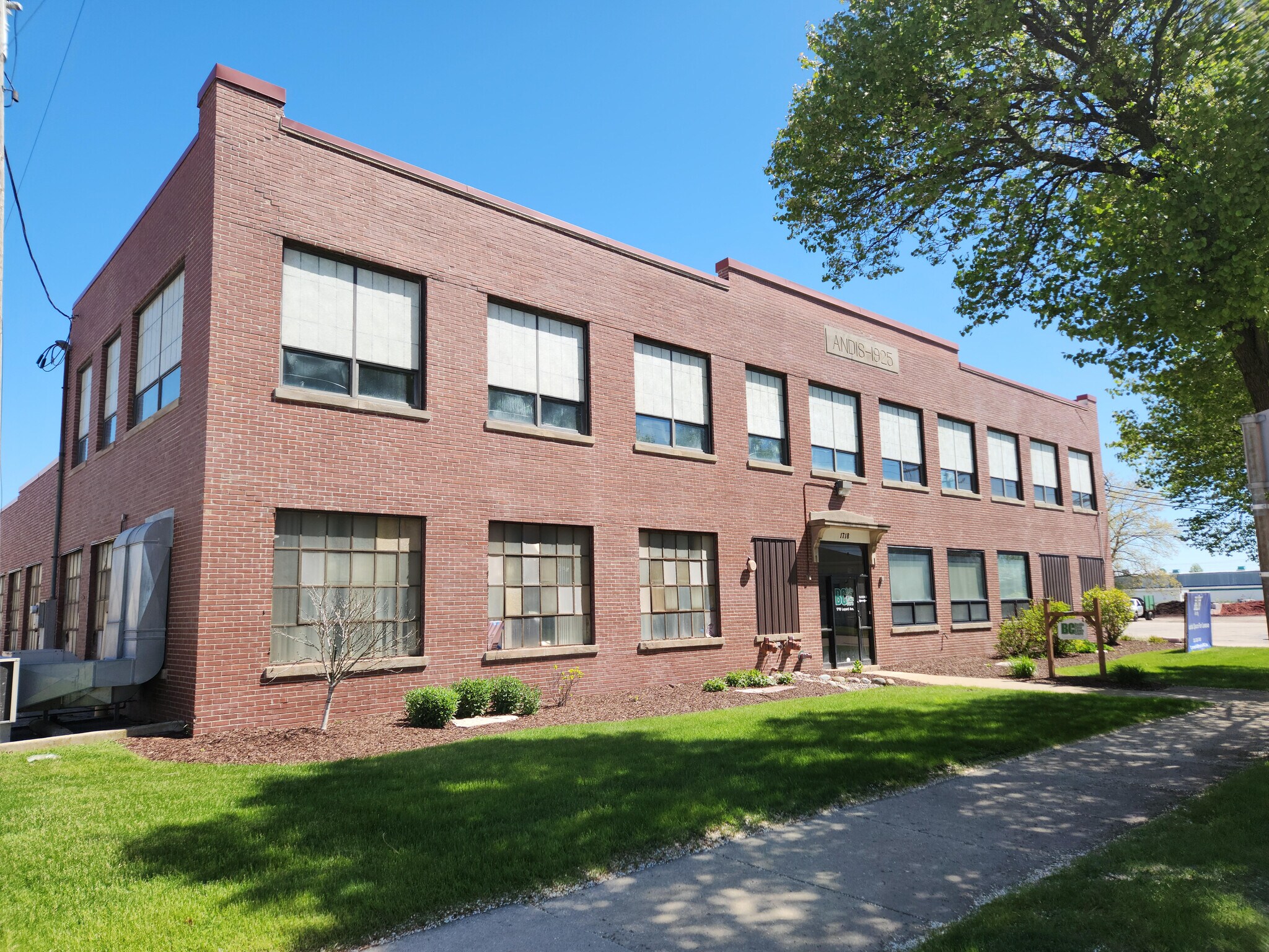 1718 Layard Ave, Racine, WI for sale Building Photo- Image 1 of 12