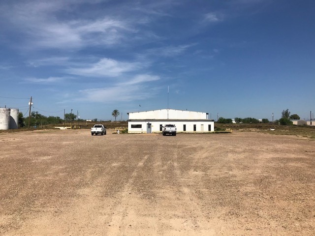 5215 S Zapata Hwy, Laredo, TX à vendre - Photo du bâtiment - Image 2 de 20