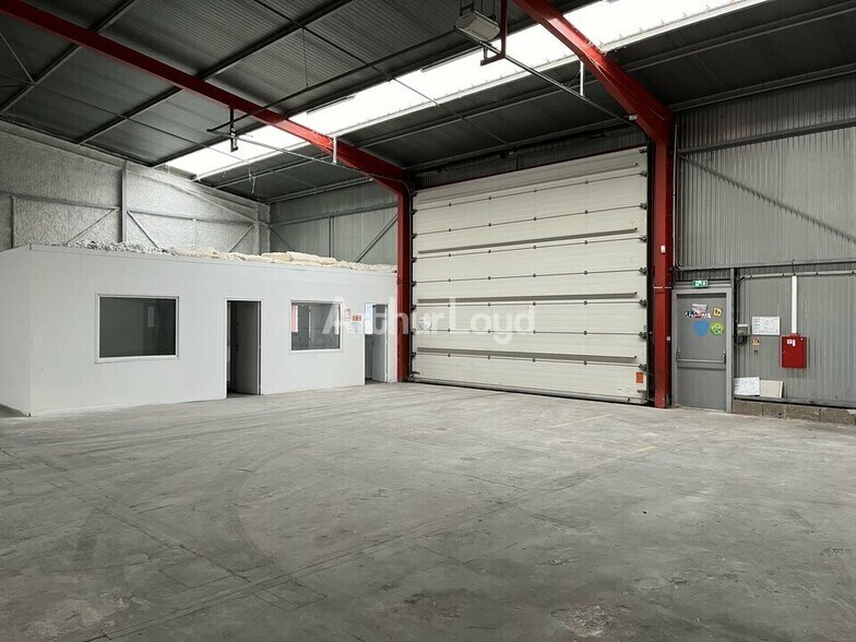 Industrial in Reims for lease - Building Photo - Image 3 of 6