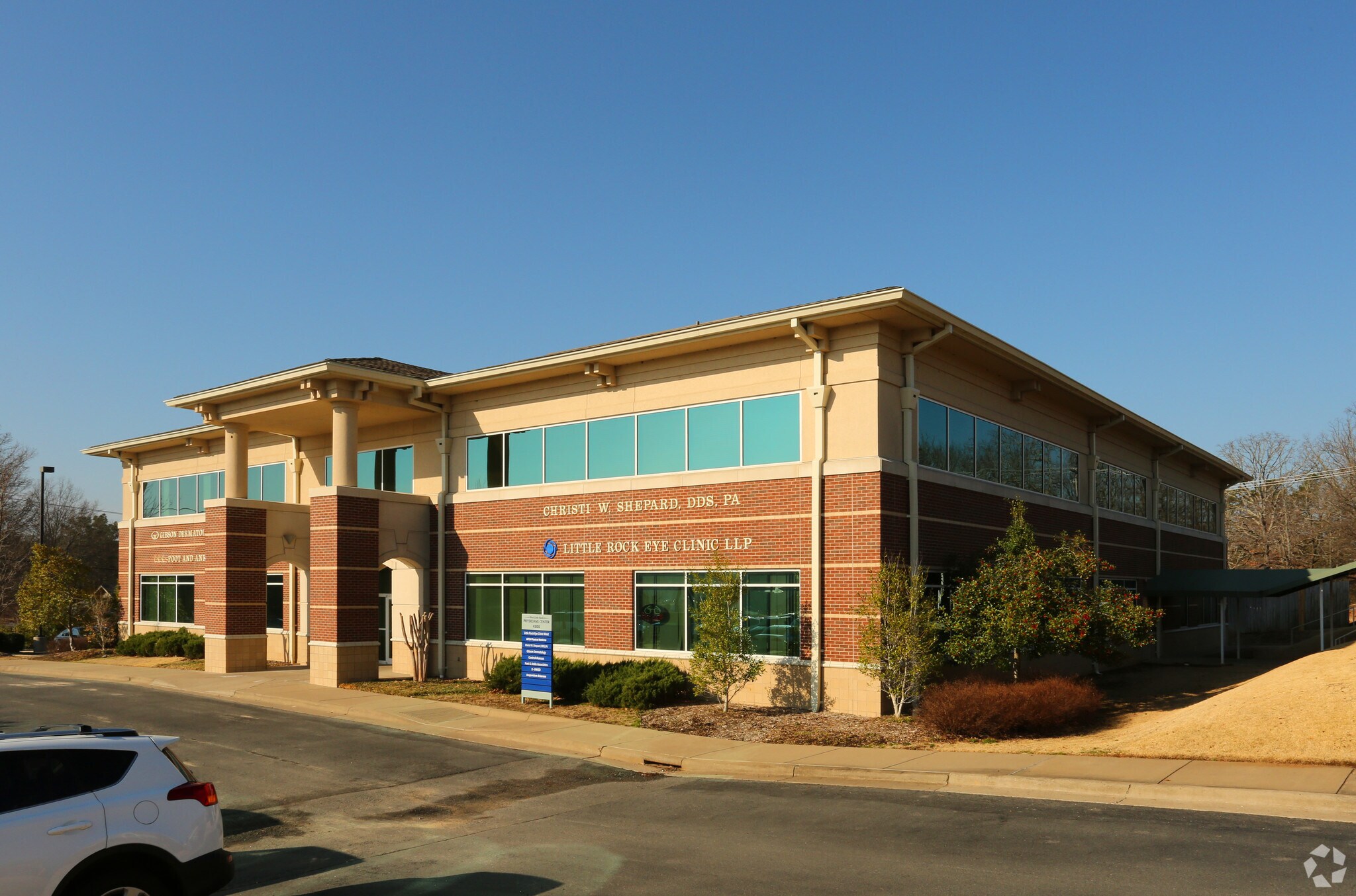 4200 N Rodney Parham Rd, Little Rock, AR à louer Photo principale- Image 1 de 2