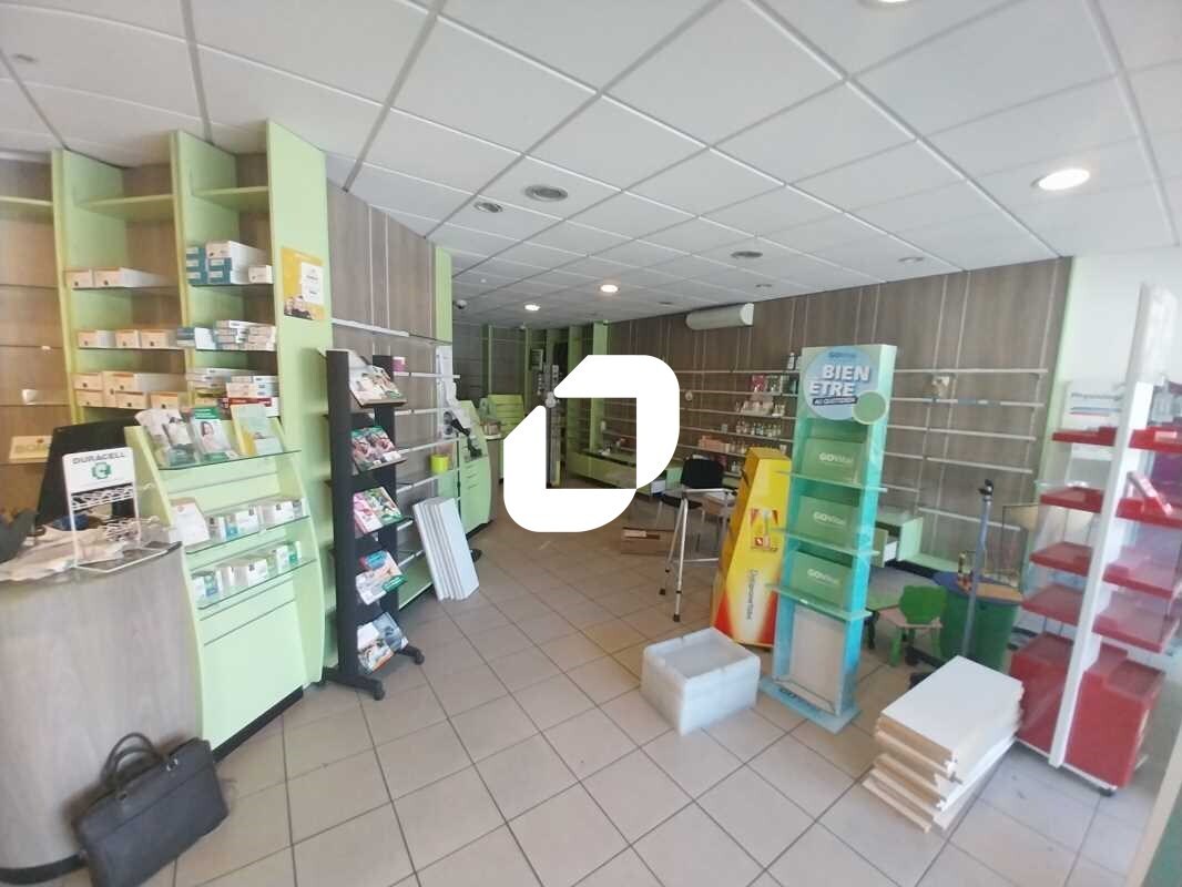 Retail in Le Bouscat for sale Interior Photo- Image 1 of 13