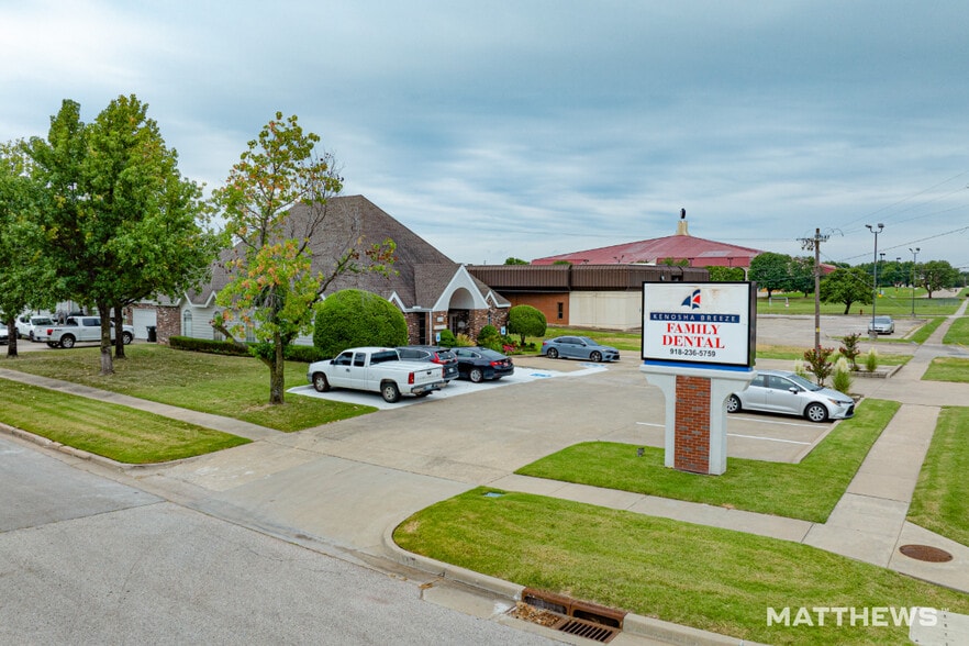 901 W Kenosha St, Broken Arrow, OK for sale - Building Photo - Image 1 of 2