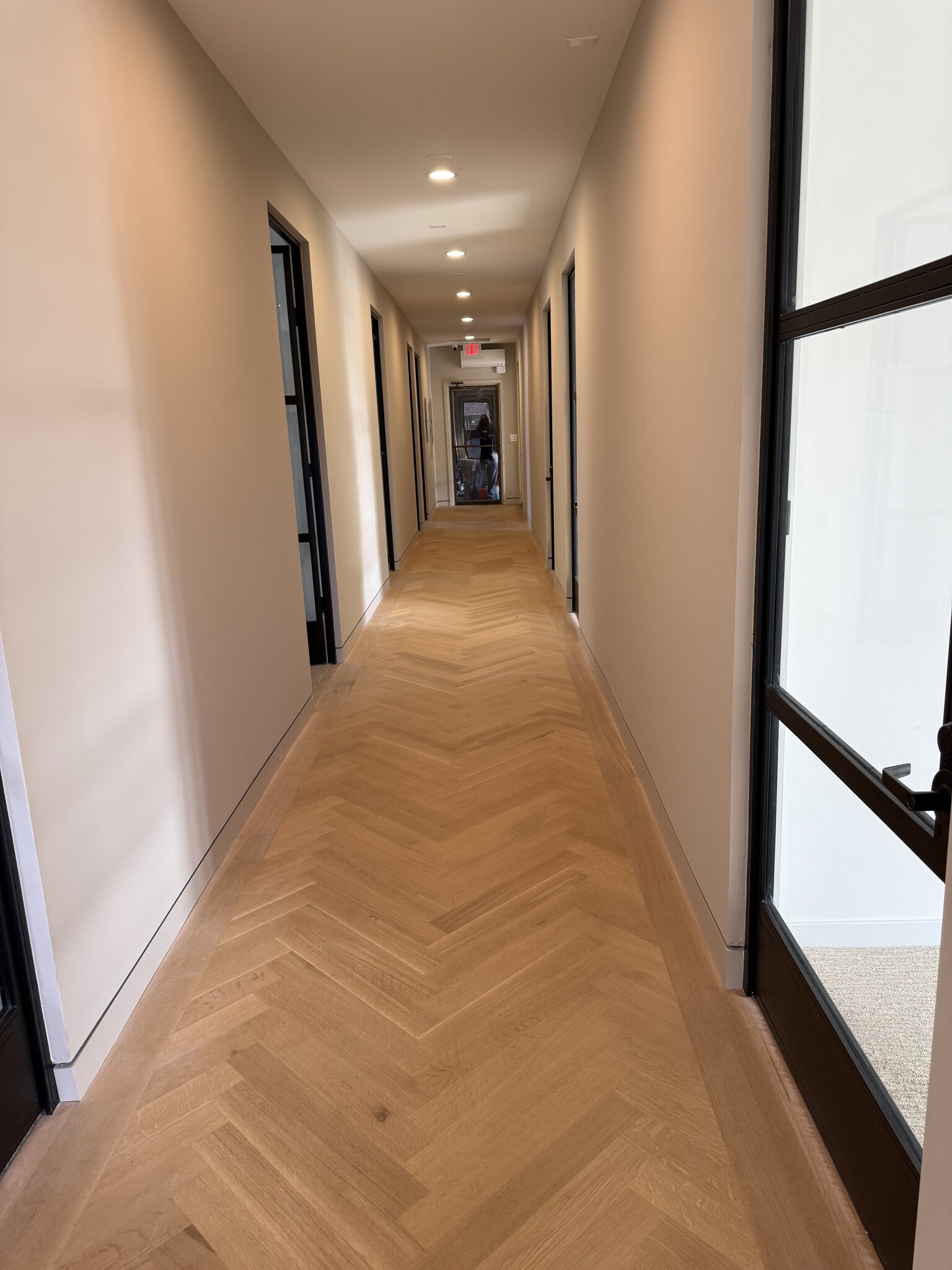 205-215 W 1st St, Tustin, CA à louer Photo intérieure- Image 1 de 11