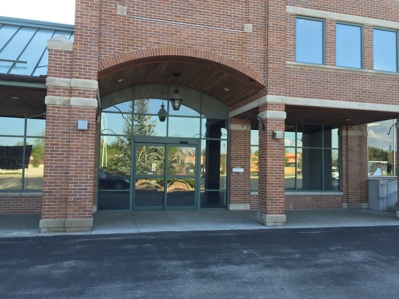 217-227 N Main St, Thiensville, WI à louer - Photo du bâtiment - Image 2 de 3