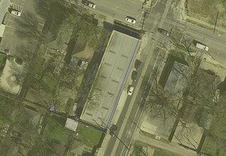 2411 E Cesar Chavez St, Austin, TX à louer Aérien- Image 1 de 1