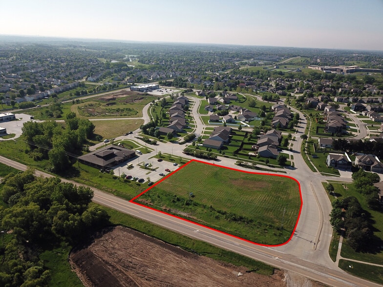 15710 Grebe St, Omaha, NE for sale - Building Photo - Image 2 of 5